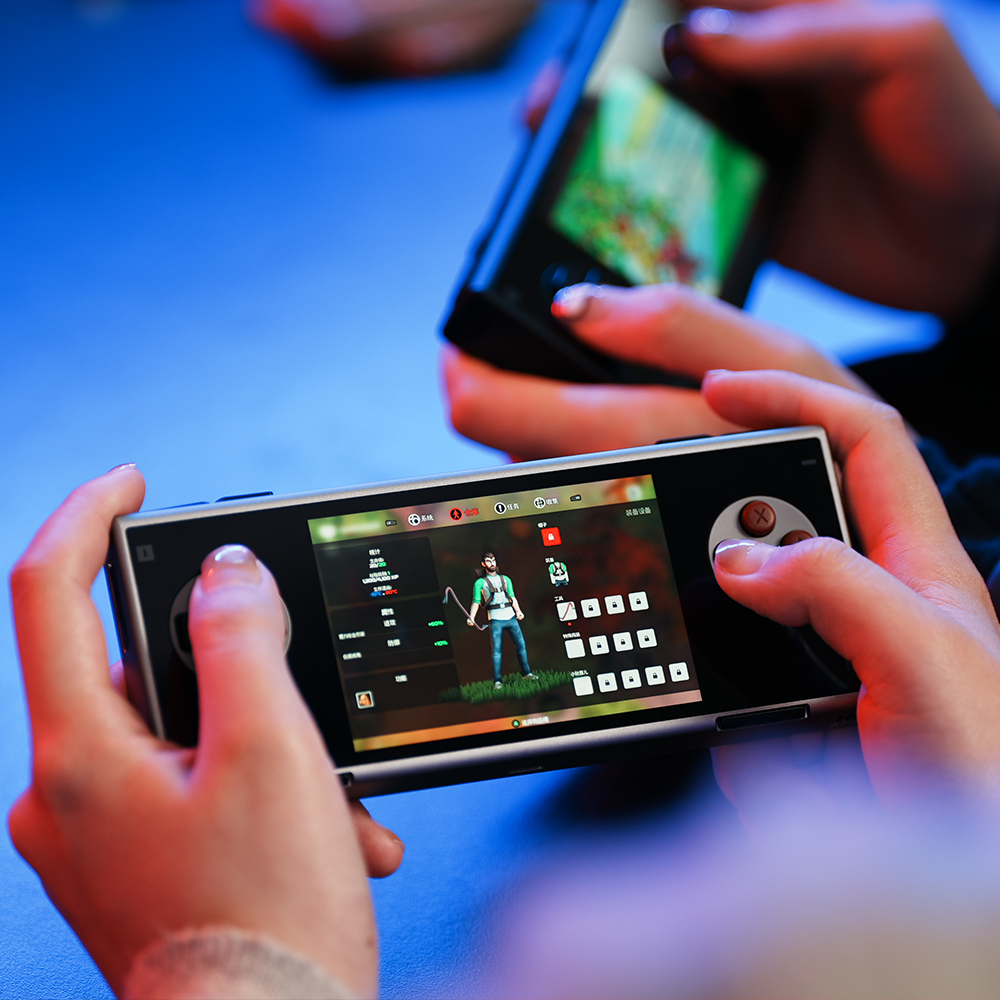 Ayaneo Pocket Micro Classic Retro Handheld Game Console - Game Play